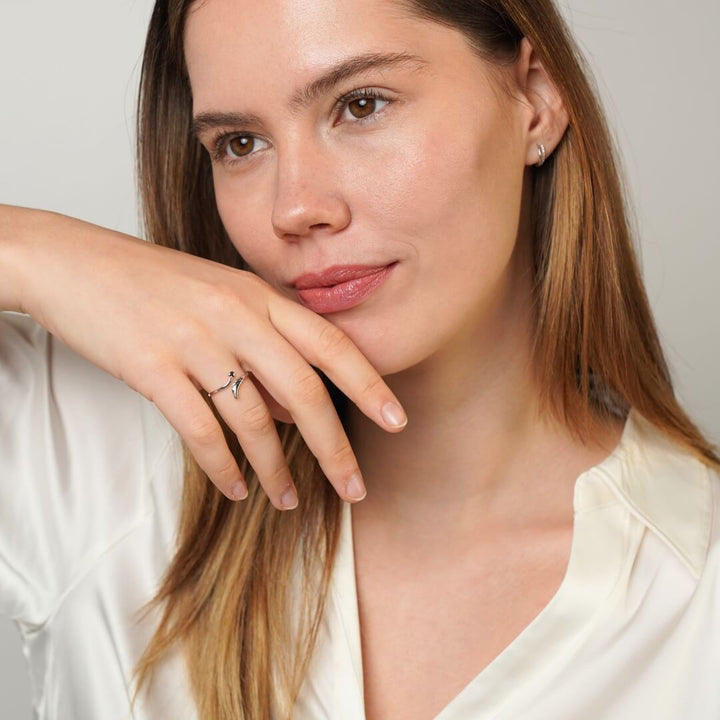 Anello con cuore in piume