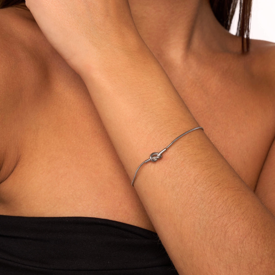 Braccialetto con nodo